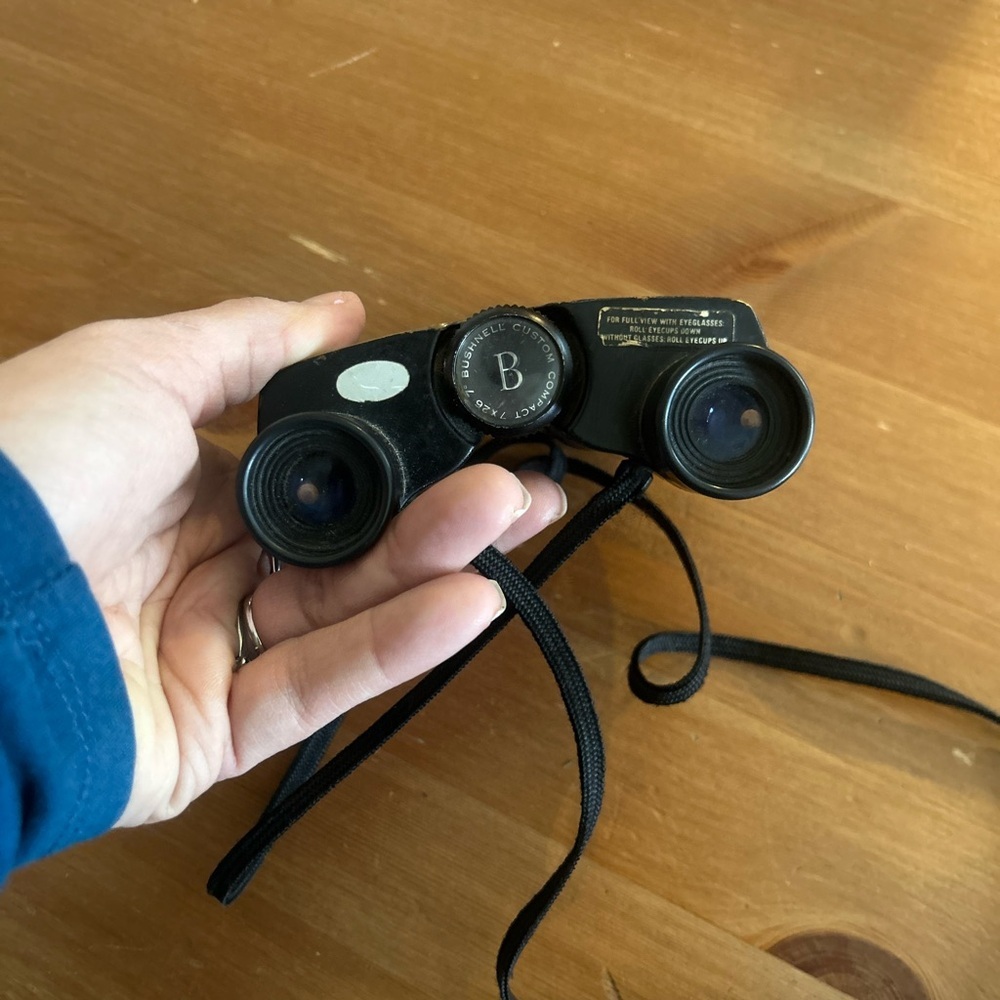 Bushnell Insta-
Focus Binocular 7X26